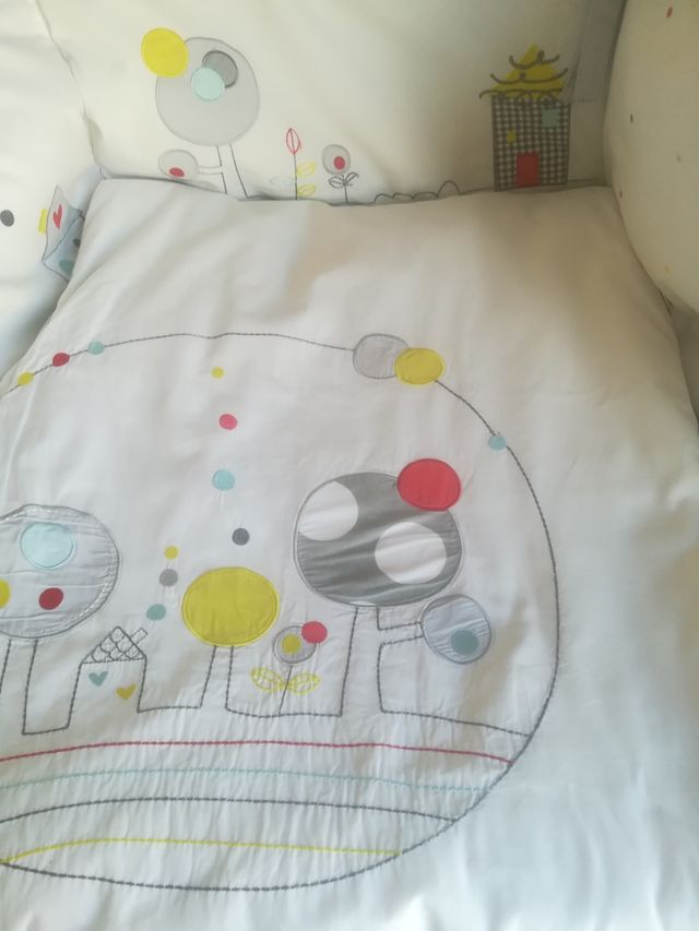 Chichonera y edredon cuna