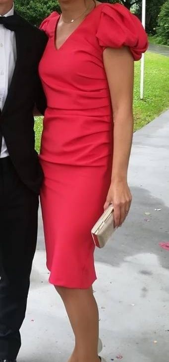 Vestido de cocktail coral