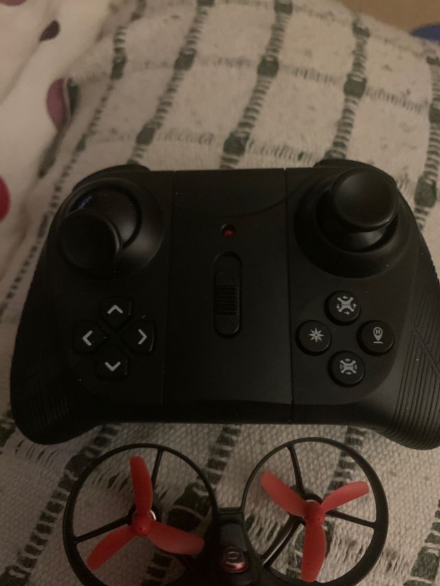 Drone pequeño listo para volar