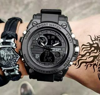 RELOJ NEGRO PARA HOMBRE de segunda mano por 20 € en Torrent Reloj digital hombre de segunda mano en Torrent en WALLAPOP