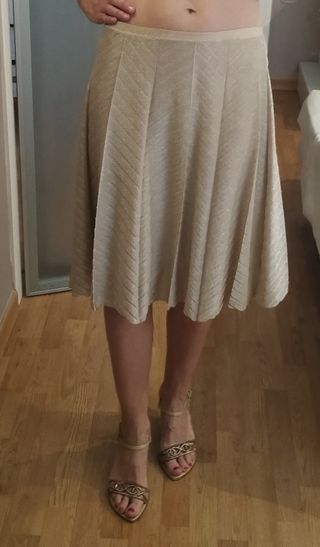 Falda plisada dorada talla M, Zara de segunda mano por 12 EUR en Yecla en  WALLAPOP