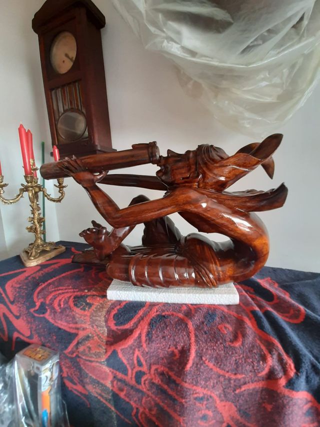 TALLA DE MADERA FLAUTISTA DE HAMELIN