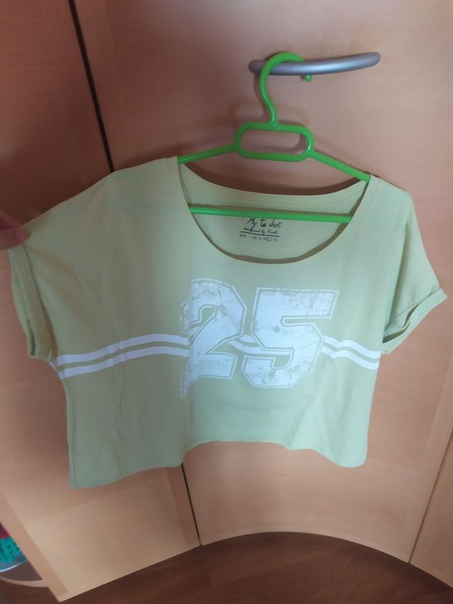 Camiseta verde corta
