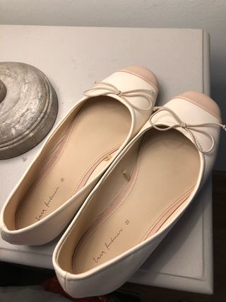 Zapatos Zara vestir, comunión talla 33 niña de segunda mano por 10 EUR en  Valencia en WALLAPOP