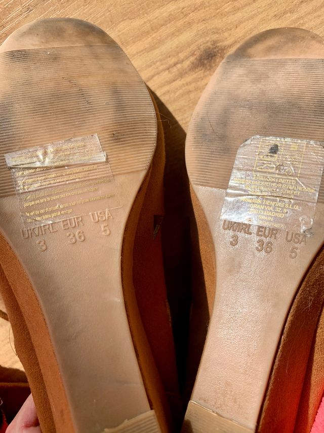 Original tacón abotinado.