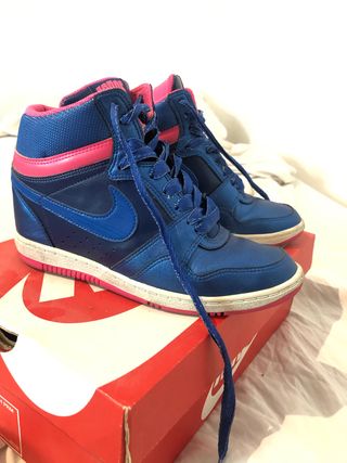 Zapatillas cuña nike de segunda mano por 15 EUR en Valencia en WALLAPOP