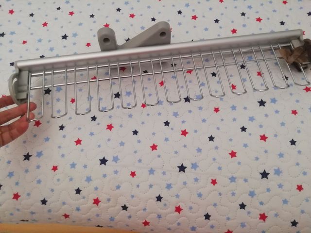 Corbatero y cinturero extensible de acero