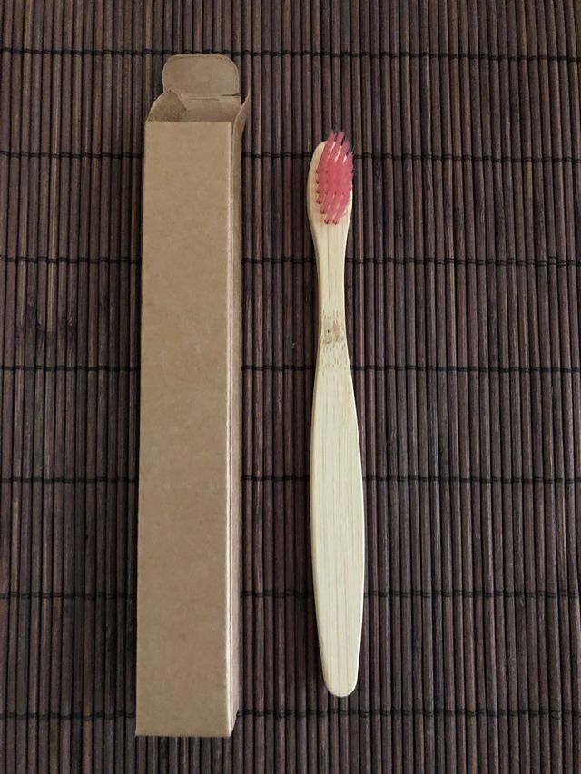 Cepillo de dientes infantil de bambú. Rosa 