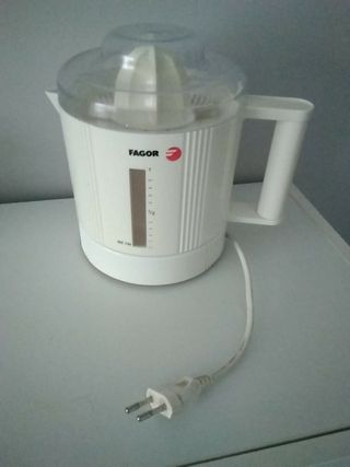 Exprimidor Fagor de segunda mano por 6 € en Astrabudua en Exprimidor eléctrico NUEVO!!! de segunda mano por 6 € en