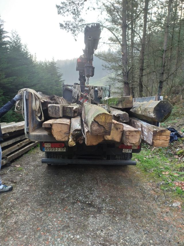 VIGAS ROBLE 7 M ANTIGUAS