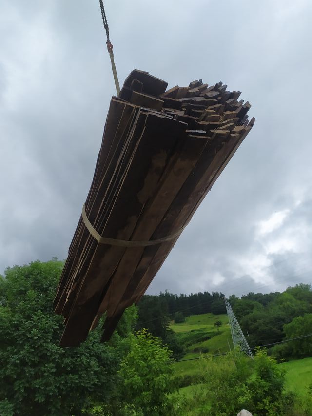 SE VENDE VIGAS ROBLE, CASTAÑO, PINO.( ANTIGUAS)