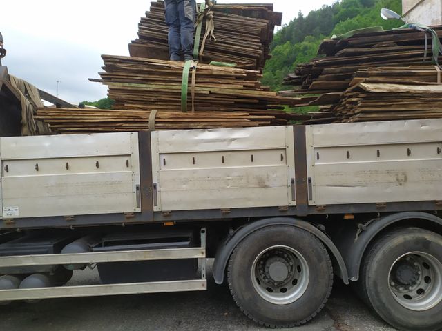 SE VENDE VIGAS ROBLE, CASTAÑO, PINO.( ANTIGUAS)