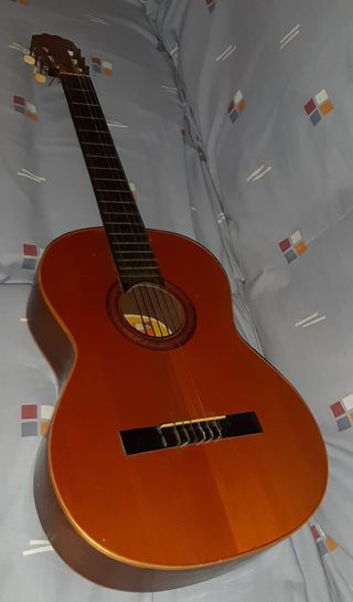 Guitarra clásica española SUSPIRO de segunda mano por 75 EUR en Lleida en  WALLAPOP