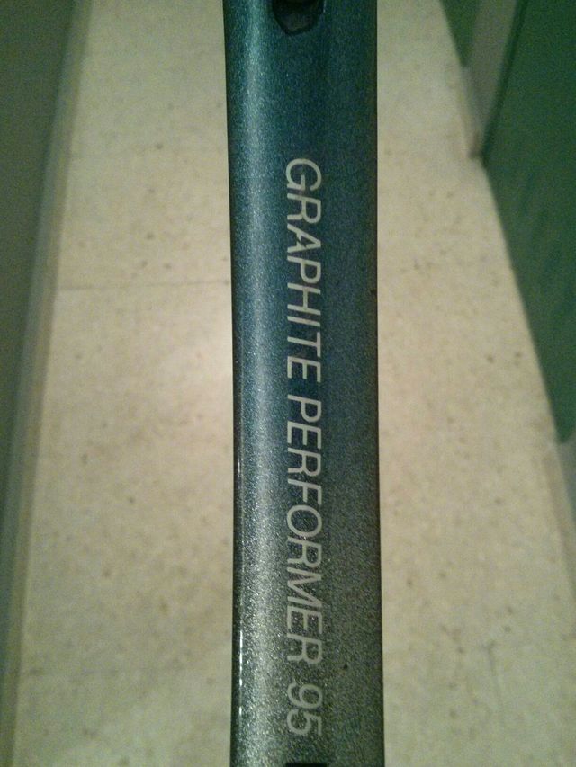 Raqueta de frontenis de grafito.