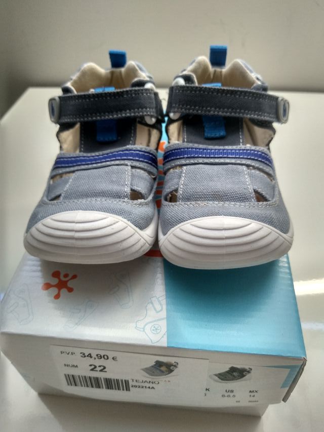 Sandalias biomecanics talla 22