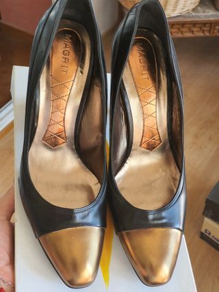 Zapatos Magrit de segunda mano por 60 EUR en Barcelona en WALLAPOP