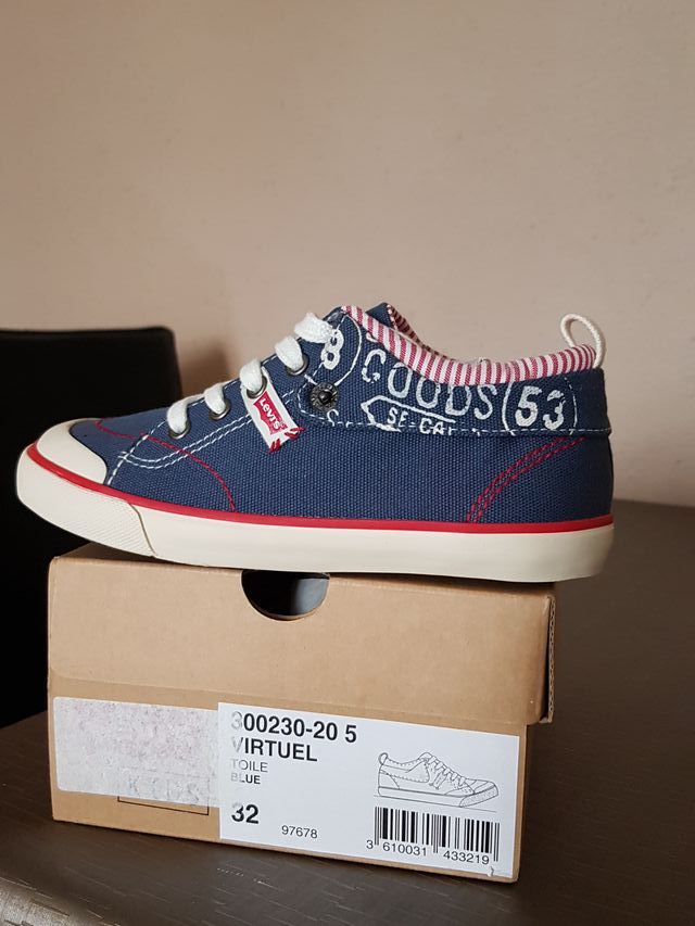 zapatillas Levis talla 32 NUEVAS