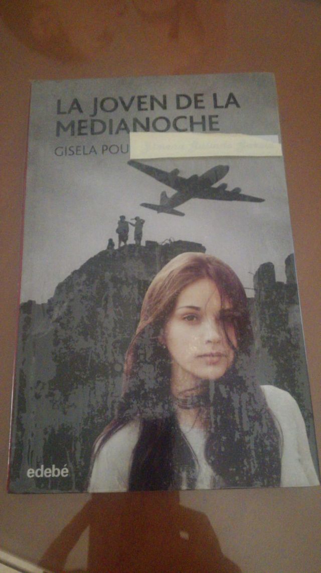 LA JOVEN DE MEDIA NOCHE