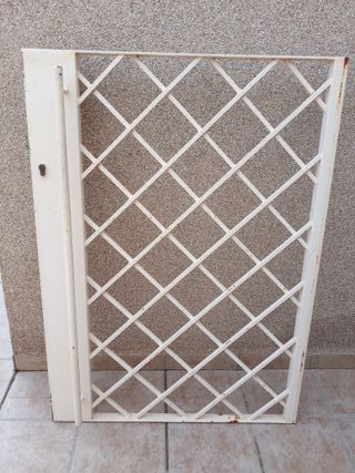 Puertas de hierro de segunda mano en la provincia de Murcia en WALLAPOP