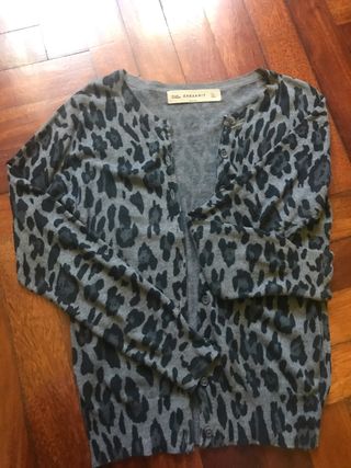 Chaqueta animal print Zara de segunda mano por 3 EUR en O Porriño en  WALLAPOP