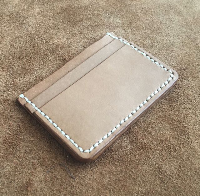 Tarjetero / billetera de cuero