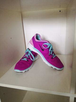 Nike Air Max 270 all red Youth 6 or Women s 8 Women s Shoes Nike Air Max 270 all red Youth 6 or Women s 8 Women s Shoes