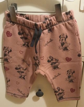 Pantalón bebe niña de Zara baby, 6-9 meses de segunda mano por 4 EUR en A  Coruña en WALLAPOP