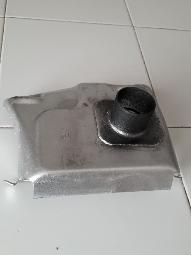 chapa cubre colectores Ford Fiesta