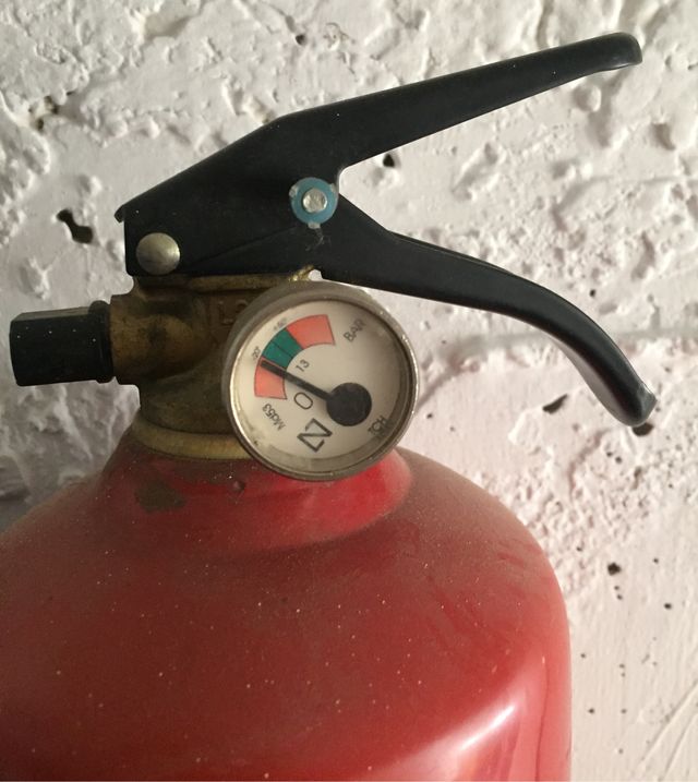 Extintor pequeño nuevo