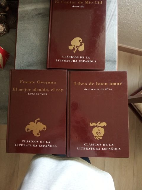 Vendo libros nuevos.