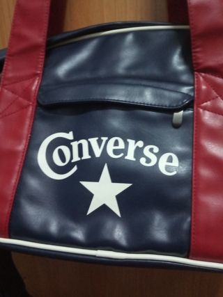 Converse Bolsa deporte de segunda mano por 15 EUR en Torrent en WALLAPOP