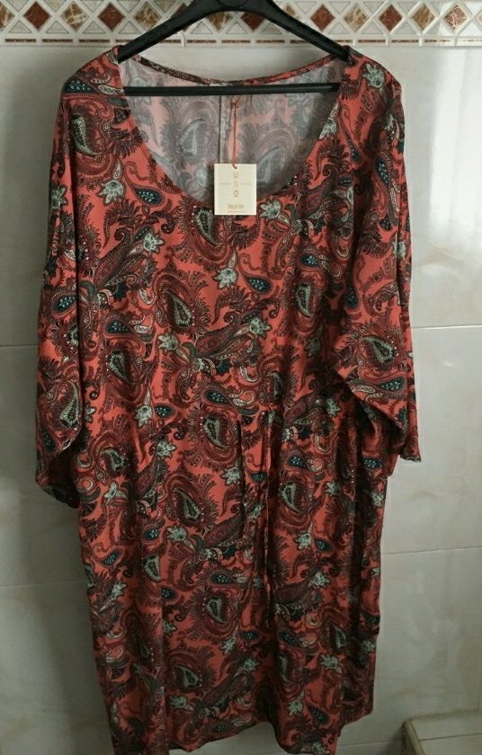 Camisola estampada/ vestido. Talla/ L- XL, 46-48