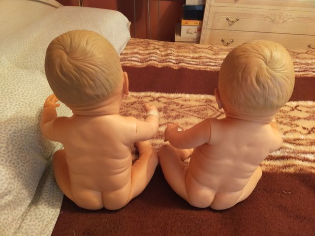 Recién nacidos (chico y chica) ca) de Berjusa 1985