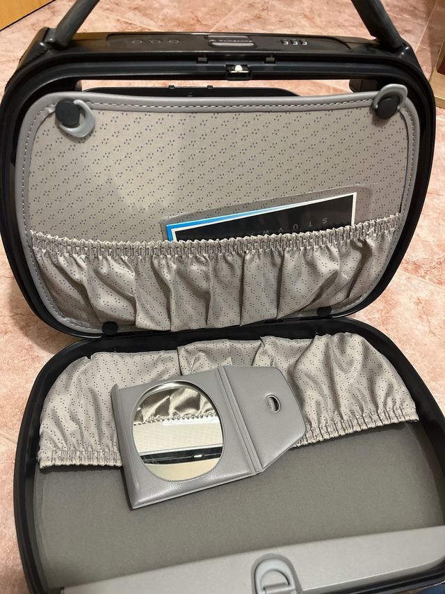 Maletín de viaje rígido