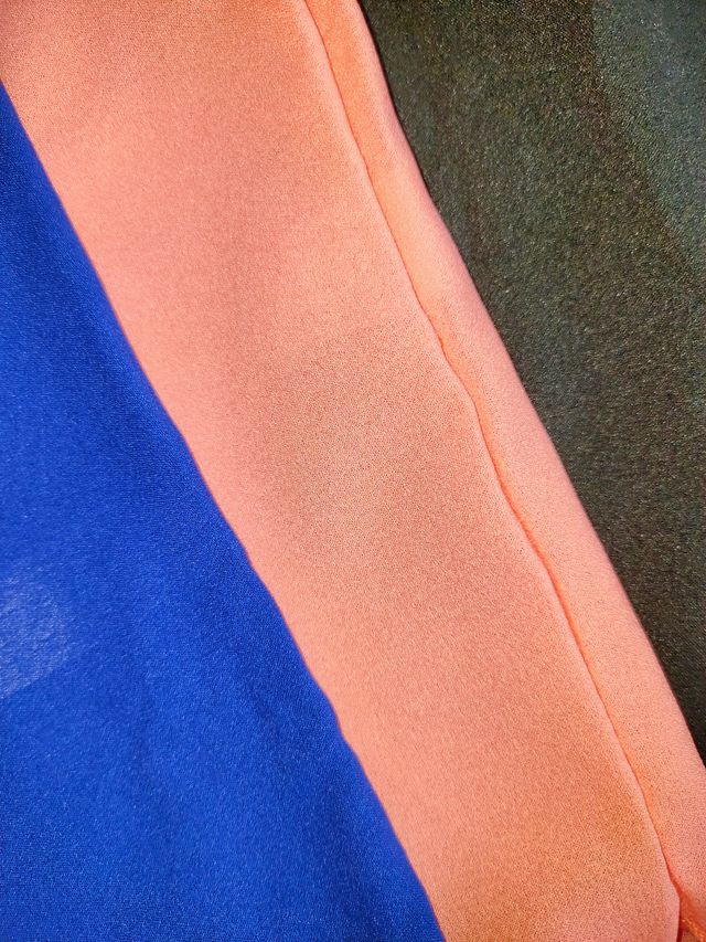 camiseta escote V azul