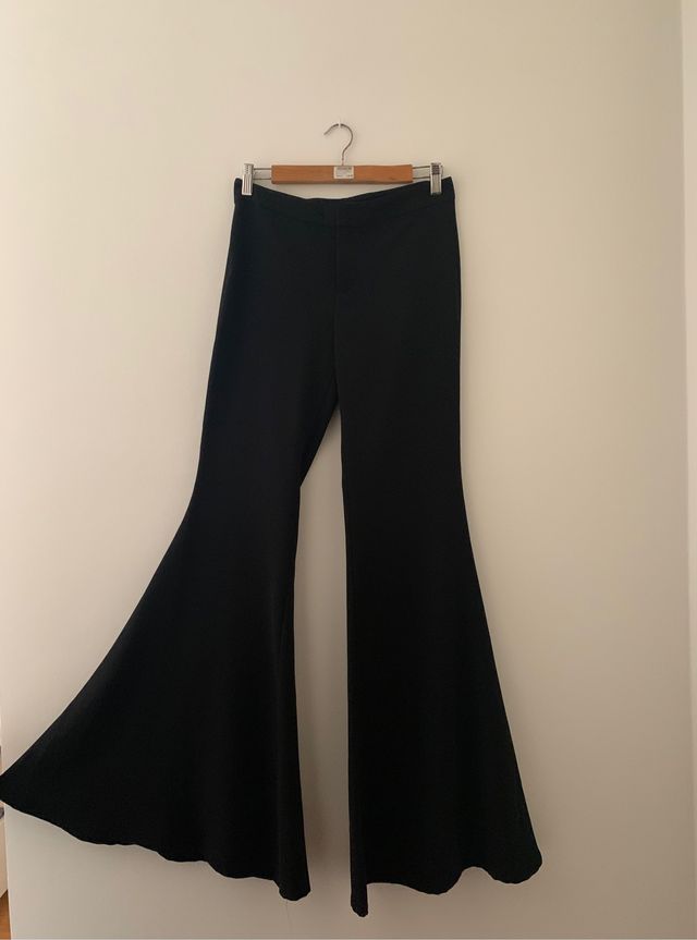 Pantalon negro fiesta campana