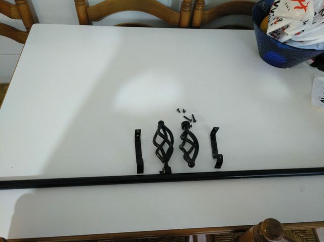 Soporte de cortina con anclajes 