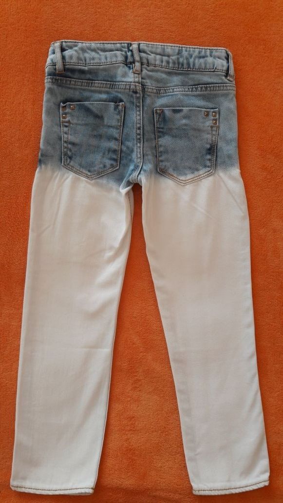 Pantalón vaquero niña.