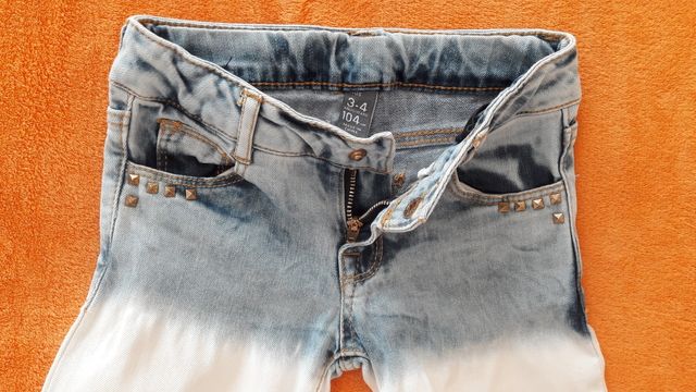 Pantalón vaquero niña.