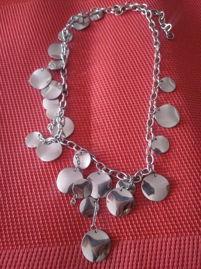 conjunto collar con chapitas y pulsera a juego d a