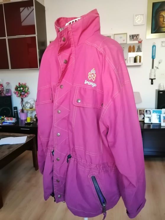 Chaqueta cazadora trango vintage color rojo fresa