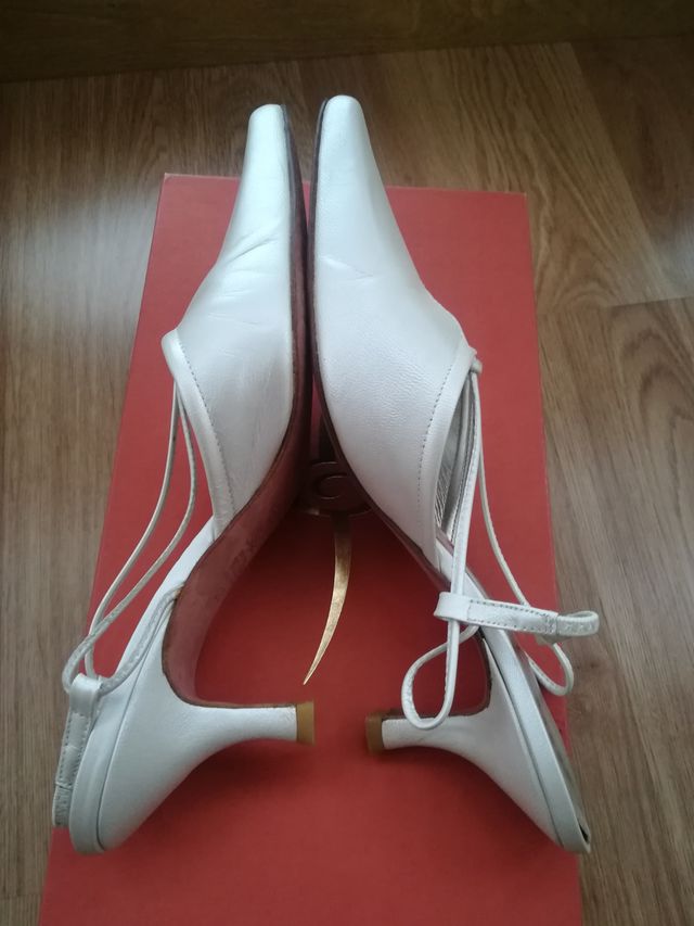 zapatos de novia de Rebeca Sanver de segunda mano por 20 EUR en