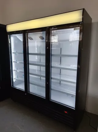 armario expositor refrigerado 3 puertas