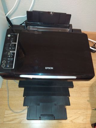 Impresora Epson stylus SX205 de segunda mano por 20 EUR en Paracuellos de  Jarama en WALLAPOP