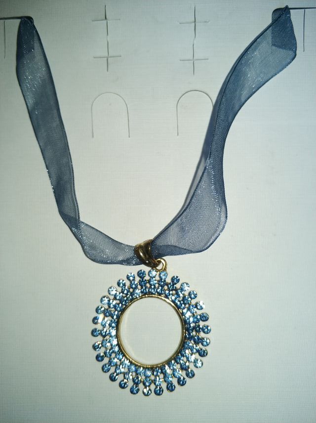Collar azul NUEVO