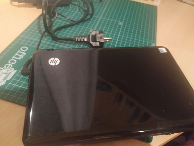 Netbook HP: schermo rotto e senza batteria