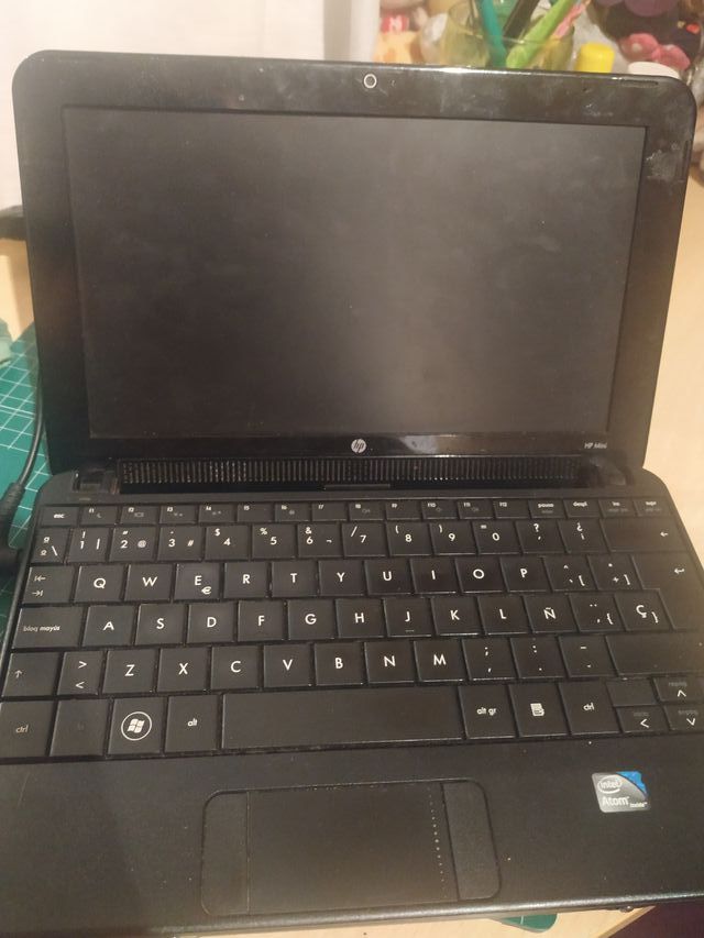 Netbook HP: schermo rotto e senza batteria