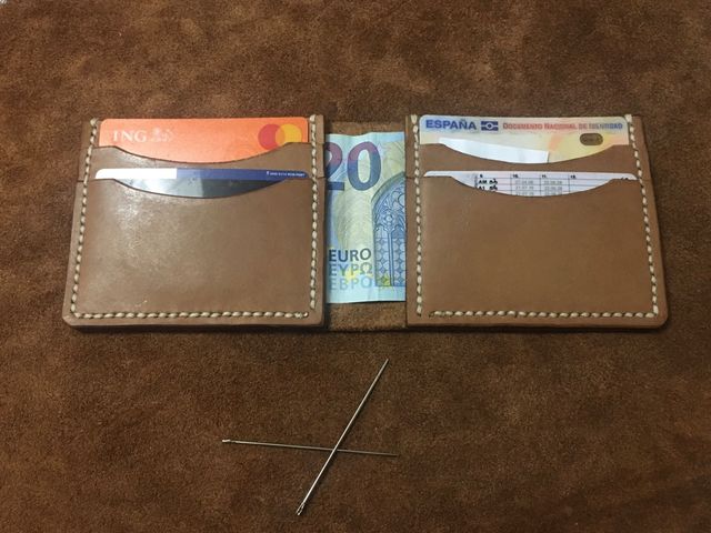 Cartera artesanal de cuero