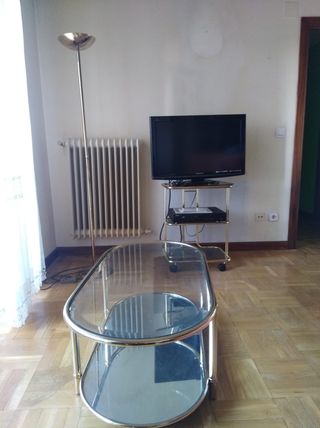 Juego mesas y lámpara de salón de segunda mano por 80 € en León en WALLAPOP