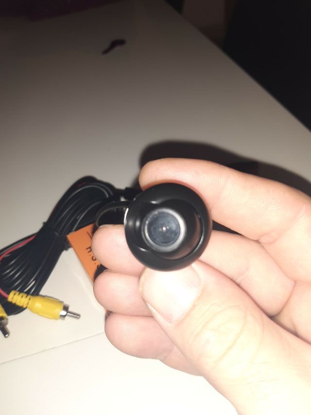 cámara de visión trasera regulable.